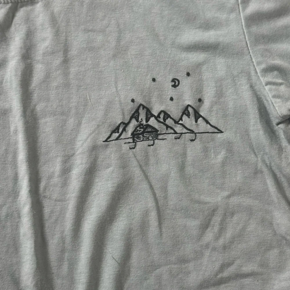 ROMWE Blue Graphic Crop Top - Picture 2 of 2